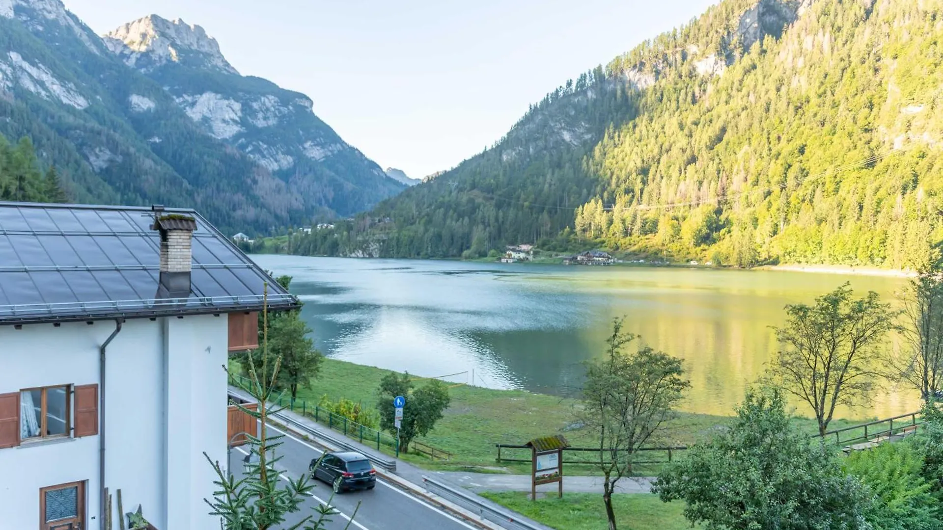 Mansarda Lungolago Alleghe 0*,